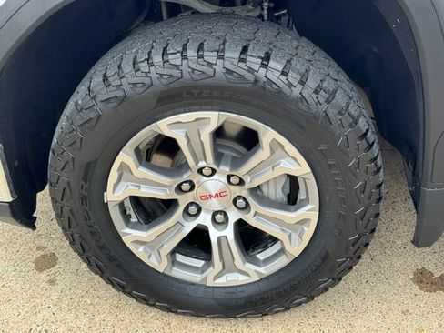 Used 2025 GMC Sierra 1500 SLE w/ X31 Off-Road Package AWD/4WD image 19