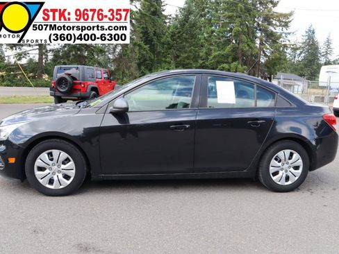 Used 2015 Chevrolet Cruze LS FWD image 7