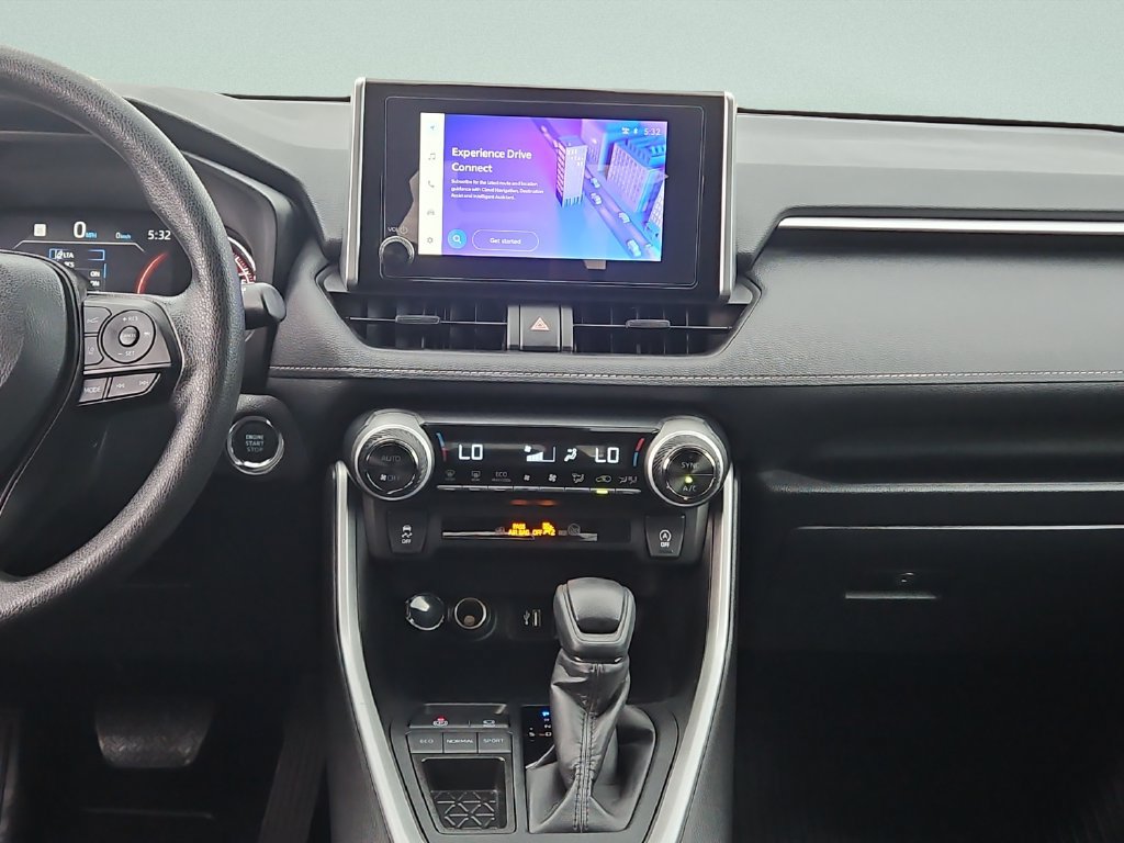 Used 2025 Toyota RAV4 XLE FWD image 15