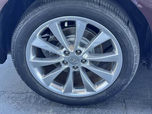 Used 2012 Lincoln MKT AWD image 21