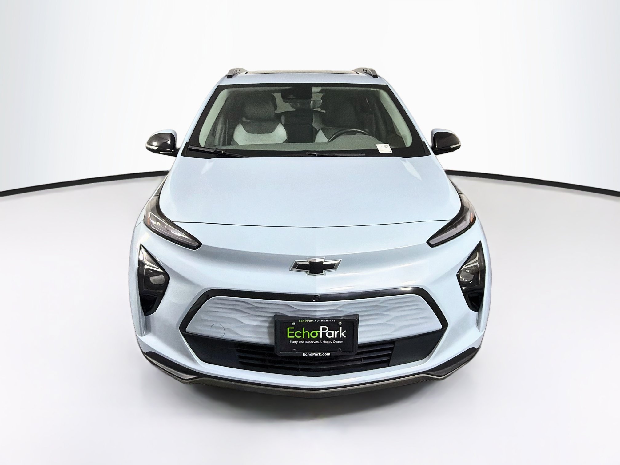 Used 2023 Chevrolet Bolt EUV Premier w/ Sun & Sound Package FWD image 2