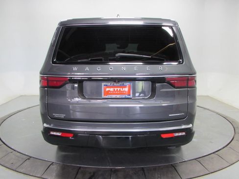 Used 2023 Jeep Wagoneer L Series III w/ Premium Group I AWD/4WD image 6