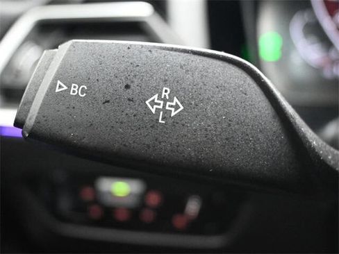 Used 2019 BMW 330i Sedan w/ Convenience Package image 26