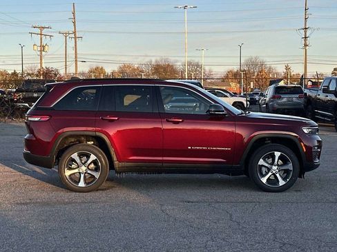 New 2025 Jeep Grand Cherokee Limited image 2