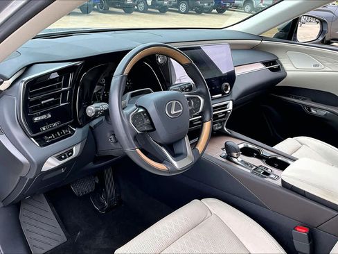 Certified 2025 Lexus RX 450h Luxury w/ Convenience Package image 34
