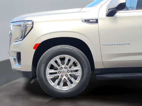 Used 2024 GMC Yukon XL SLE RWD image 15