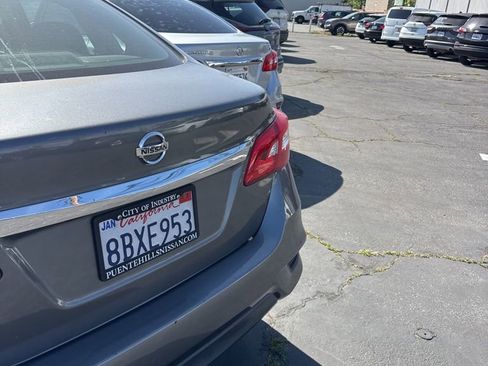 Certified 2018 Nissan Sentra S image 4