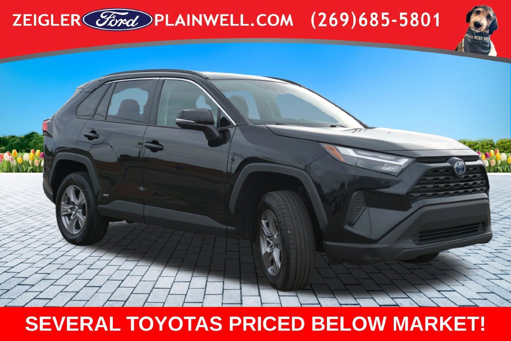 Used 2023 Toyota RAV4 LE AWD/4WD image 7