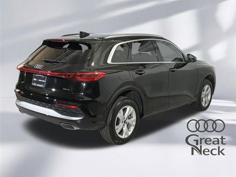 Certified 2025 Audi Q5 Premium w/ Convenience Package AWD/4WD image 11