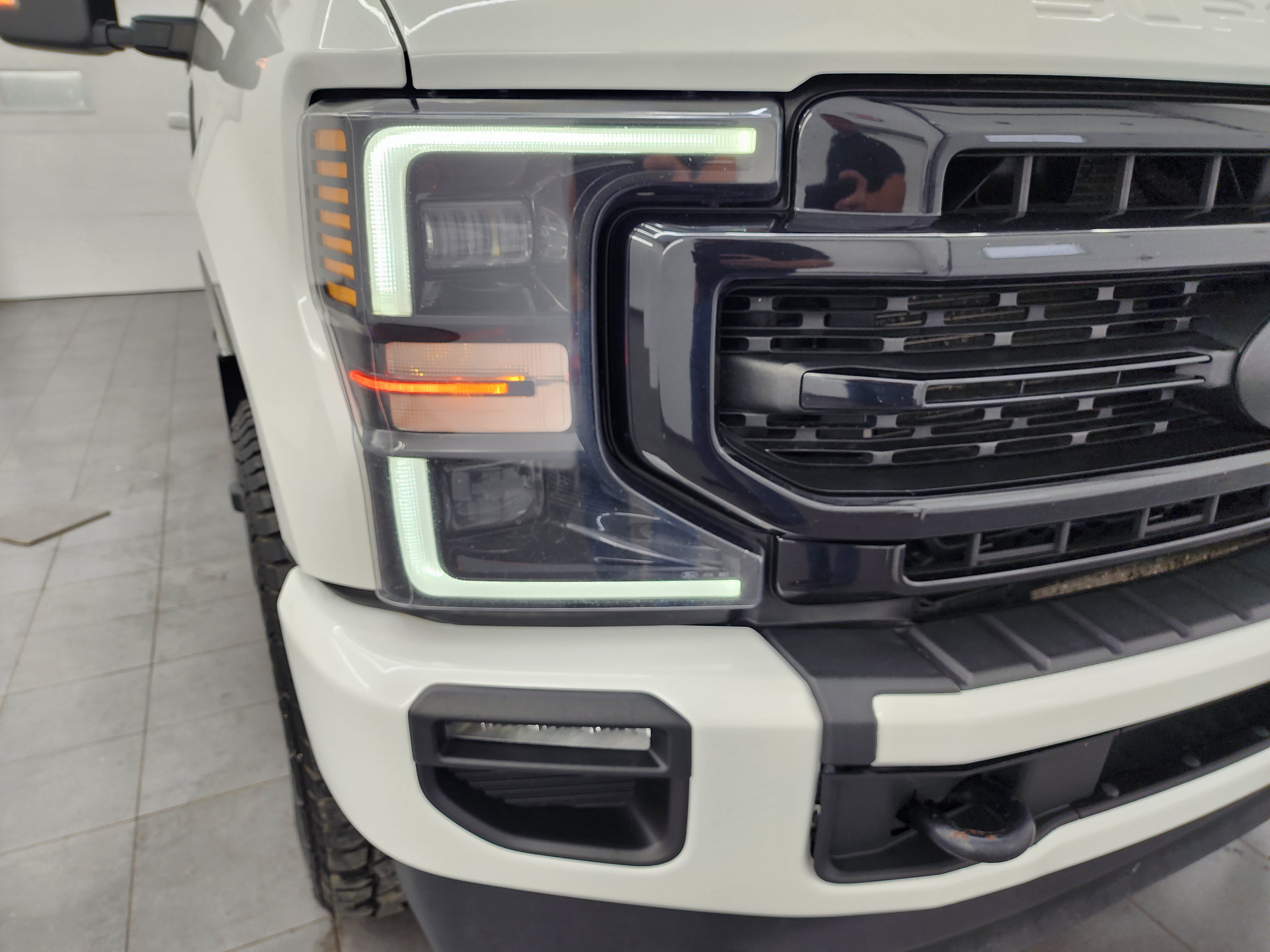 Used 2022 Ford F350 Lariat w/ Black Appearance Package AWD/4WD image 23