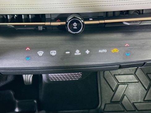 Used 2023 Nissan Ariya FWD image 24