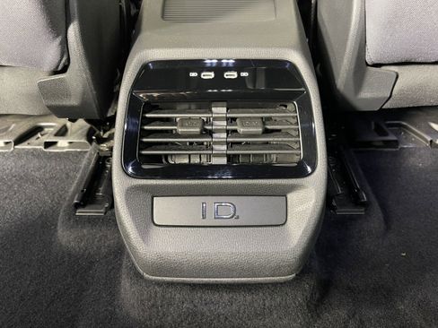 Used 2022 Volkswagen ID.4 Pro image 34