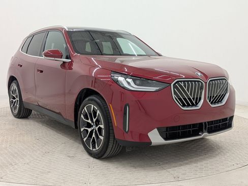 Certified 2025 BMW X3 xDrive30i w/ Premium Package image 7