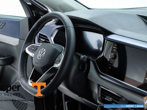Used 2023 Volkswagen Taos SE w/ Panoramic Sunroof Package image 34