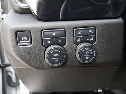 Used 2025 Chevrolet Silverado 2500 LT w/ Trail Boss Package image 11