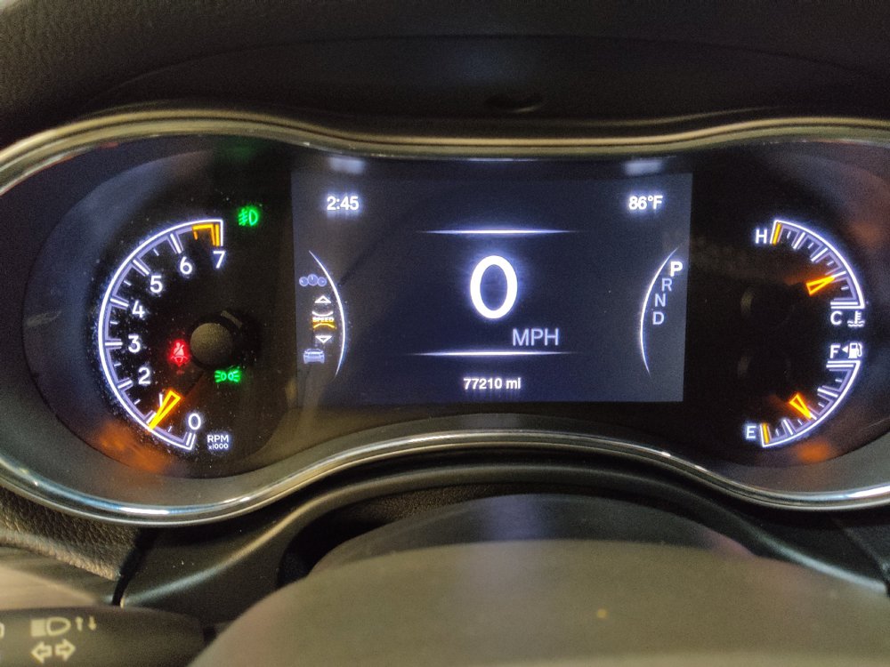 Used 2019 Jeep Grand Cherokee Laredo RWD image 23