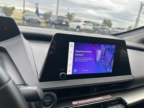 Used 2025 Toyota Prius LE image 8