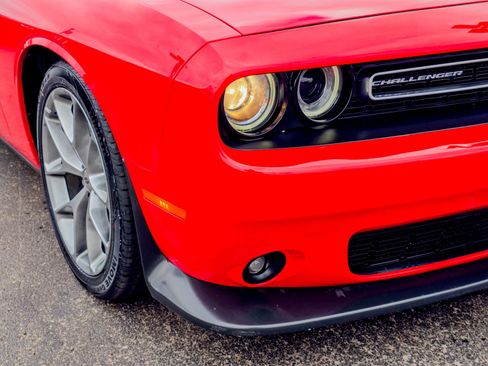 Used 2022 Dodge Challenger GT RWD image 5