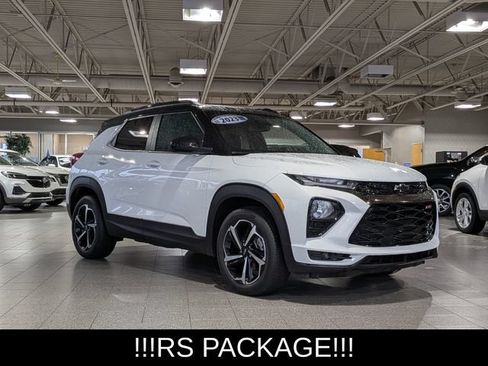 Used 2023 Chevrolet TrailBlazer RS w/ Convenience Package FWD image 2