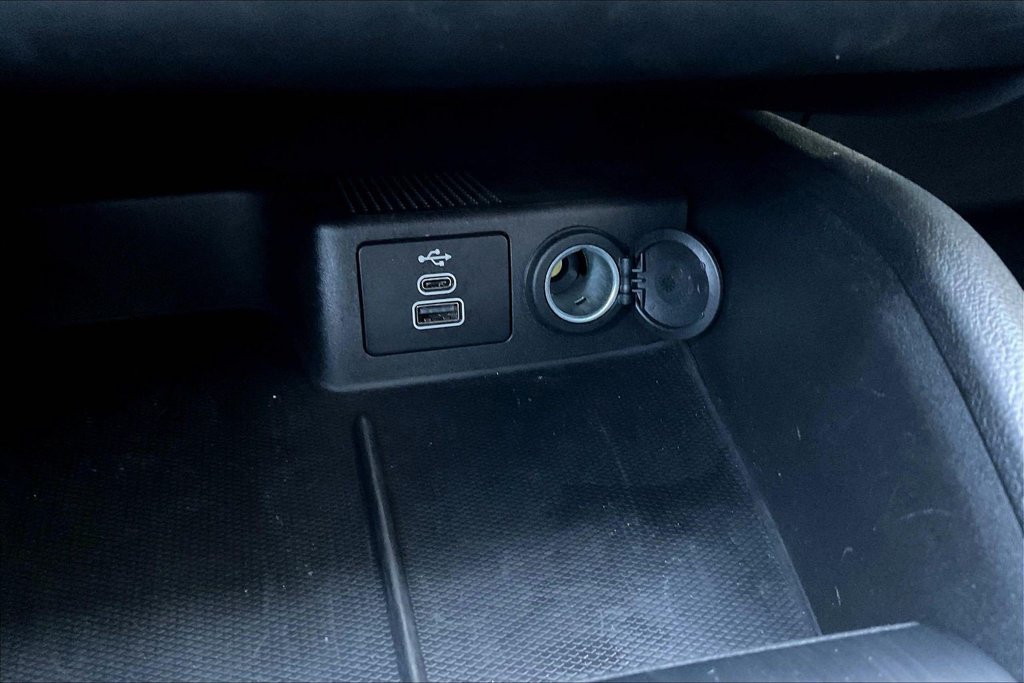 Certified 2025 Ford Escape Active AWD/4WD image 16