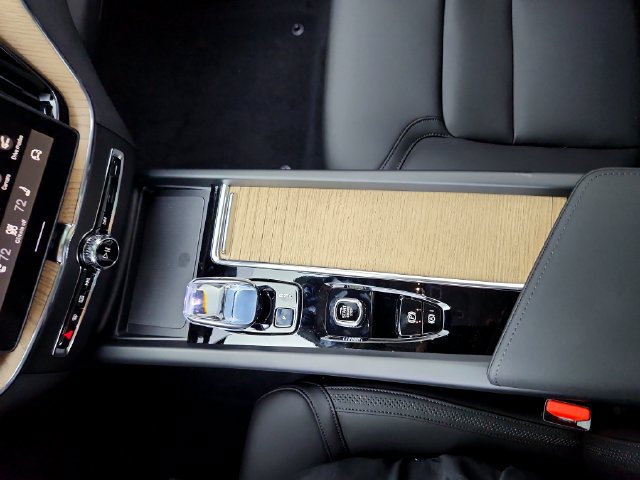 New 2027 Volvo XC60 B5 Core AWD/4WD image 26