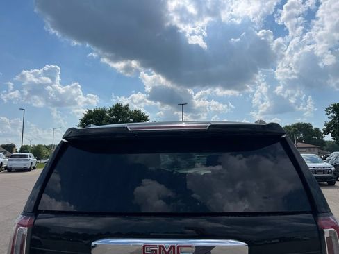 Used 2018 GMC Yukon Denali w/ Denali Ultimate Package AWD/4WD image 5
