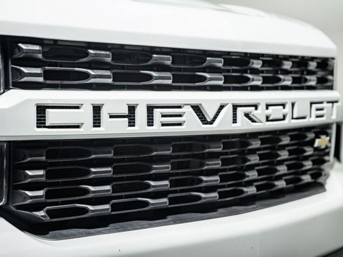 Used 2019 Chevrolet Silverado 1500 Custom w/ Custom Convenience Package image 12