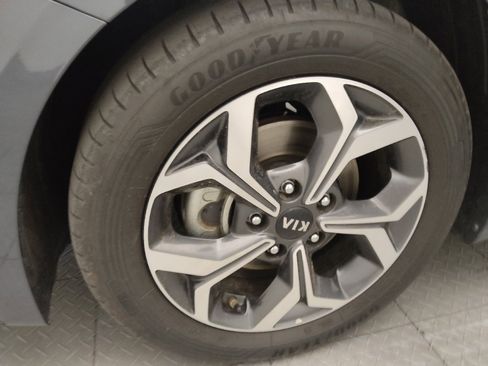 Used 2021 Kia Forte LXS FWD image 31
