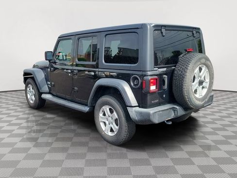 Used 2018 Jeep Wrangler Unlimited Sport S AWD/4WD image 3
