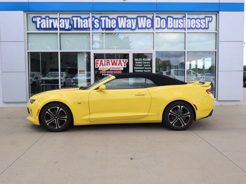 Used 2017 Chevrolet Camaro LT RWD image 7