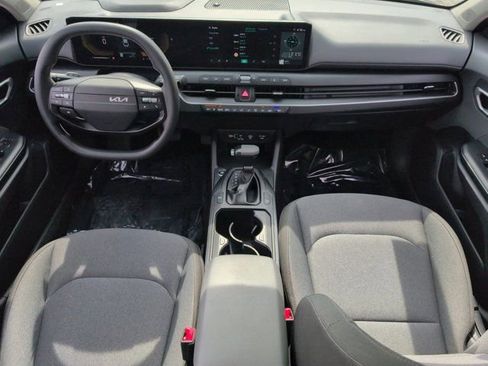Used 2025 Kia K4 FWD image 25