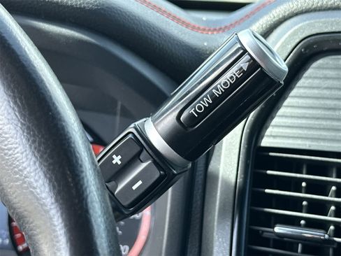 Used 2021 Nissan Titan PRO-4X w/ Pro-4x Convenience Package image 20