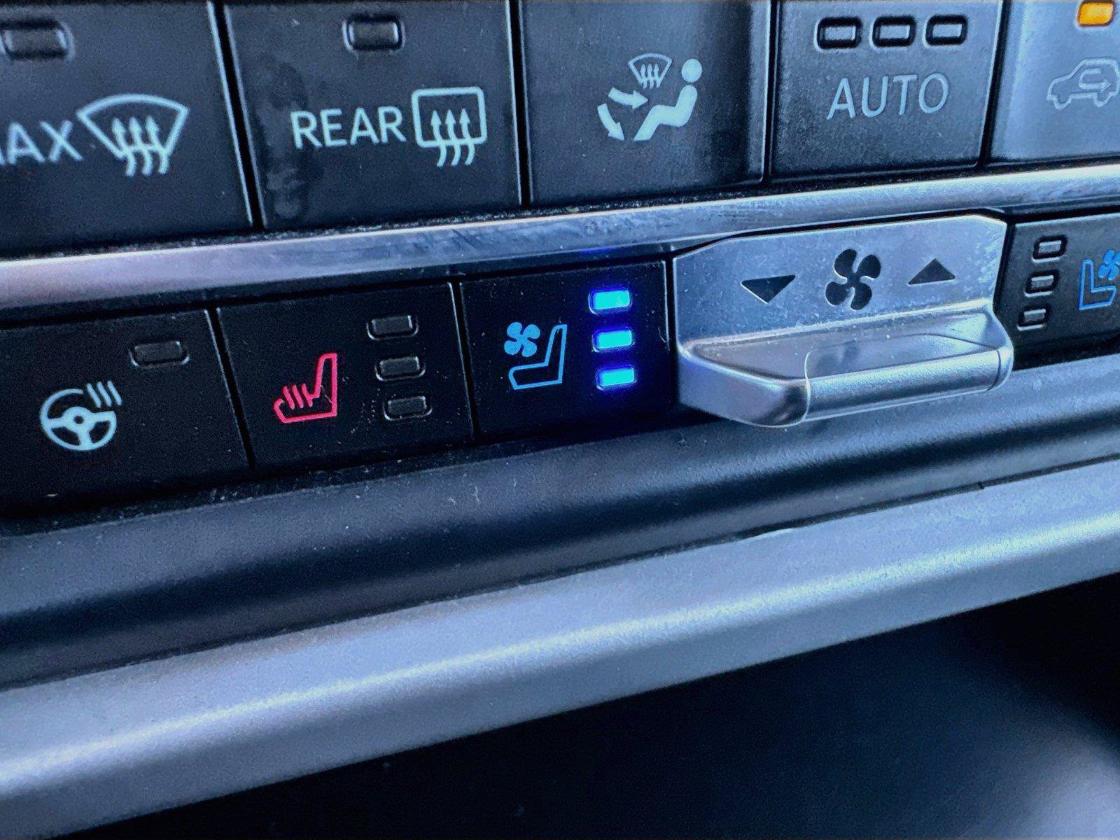 Used 2023 Ford Expedition XLT AWD/4WD image 19