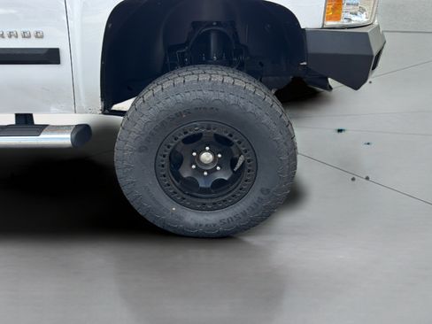 Used 2010 Chevrolet Silverado 1500 LTZ AWD/4WD image 34