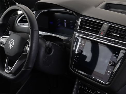 Certified 2024 Volkswagen Tiguan SE R-Line AWD/4WD image 20