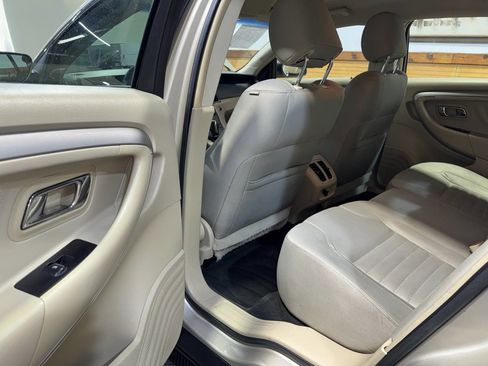 Used 2018 Ford Taurus SE image 21