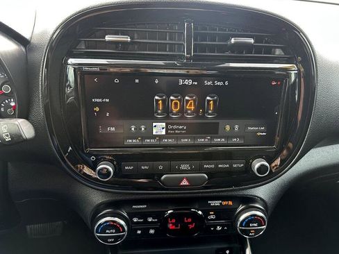 Used 2022 Kia Soul EX image 13