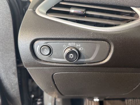 Used 2023 Chevrolet Malibu LT image 17