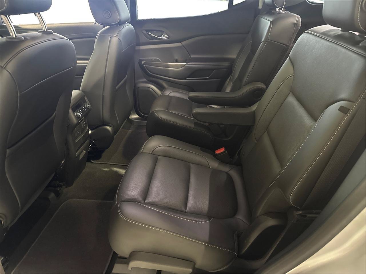 Used 2019 GMC Acadia SLT AWD/4WD image 10