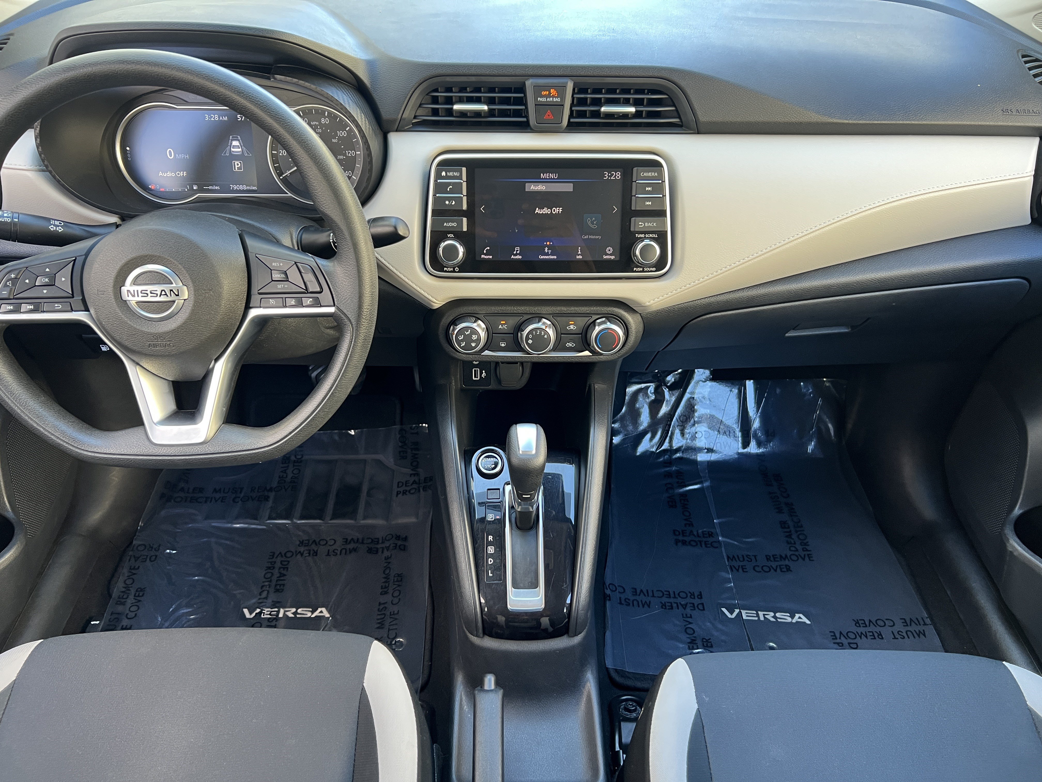 Used 2021 Nissan Versa SV FWD image 32