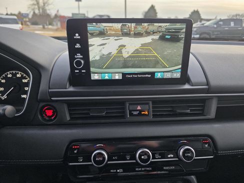 Used 2024 Honda Pilot Touring image 17