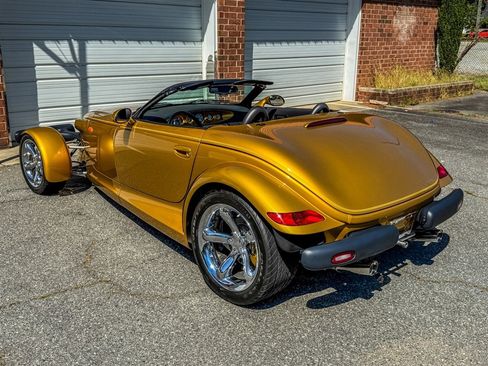 Used 2002 Chrysler Prowler image 27