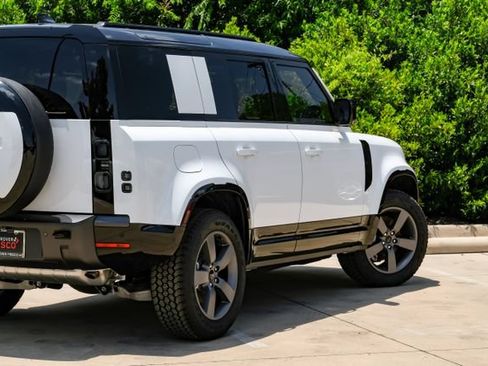 New 2026 Land Rover Defender 110 X-Dynamic SE AWD/4WD image 13