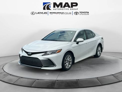 Used 2023 Toyota Camry LE image 1