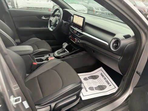 Used 2024 Kia Forte GT-Line image 19