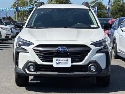 Used 2025 Subaru Outback Premium image 6