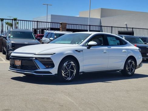 New 2026 Hyundai Sonata SEL FWD image 2