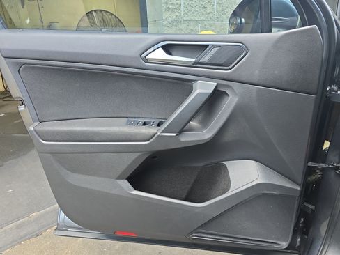 Used 2018 Volkswagen Tiguan S FWD image 25