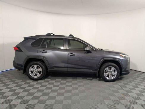Used 2025 Toyota RAV4 XLE image 5