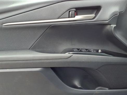 Used 2025 Toyota Camry SE FWD image 14